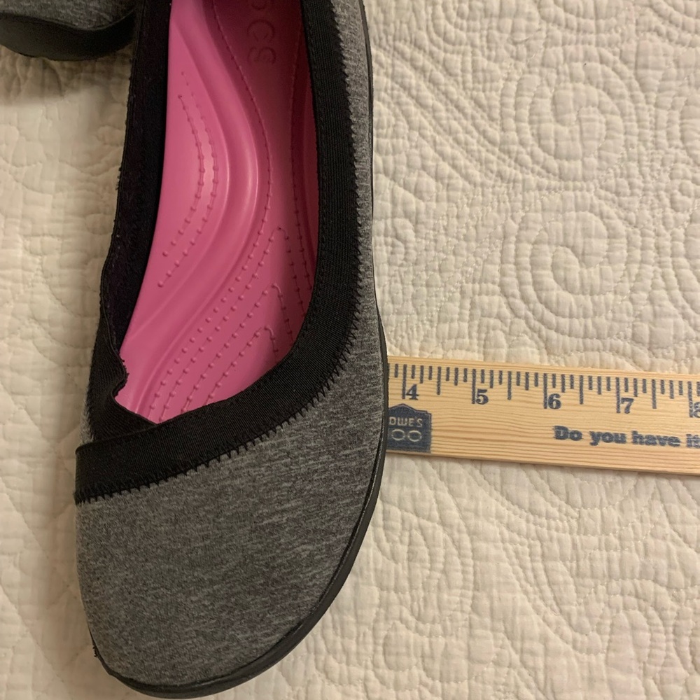 CROCS Women's Business Day Stretch Skimmer Gray and Black Flats - Picture 9 of 9